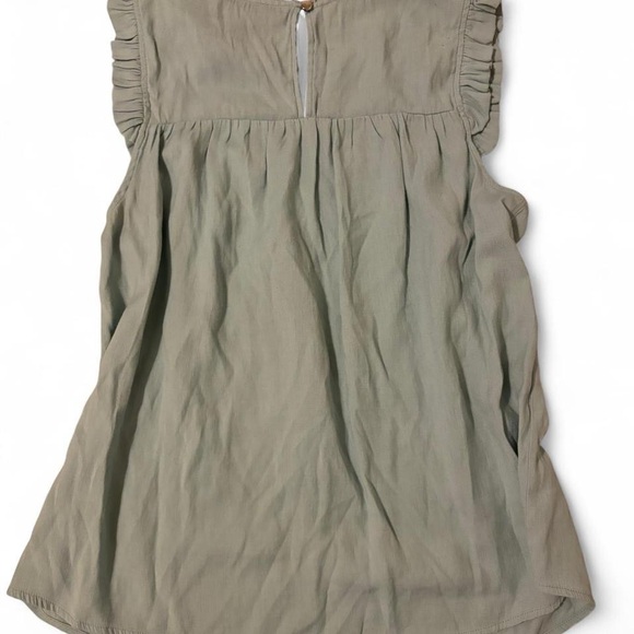 Green Sleeveless Top with Lace Detail - Picture 2 of 3